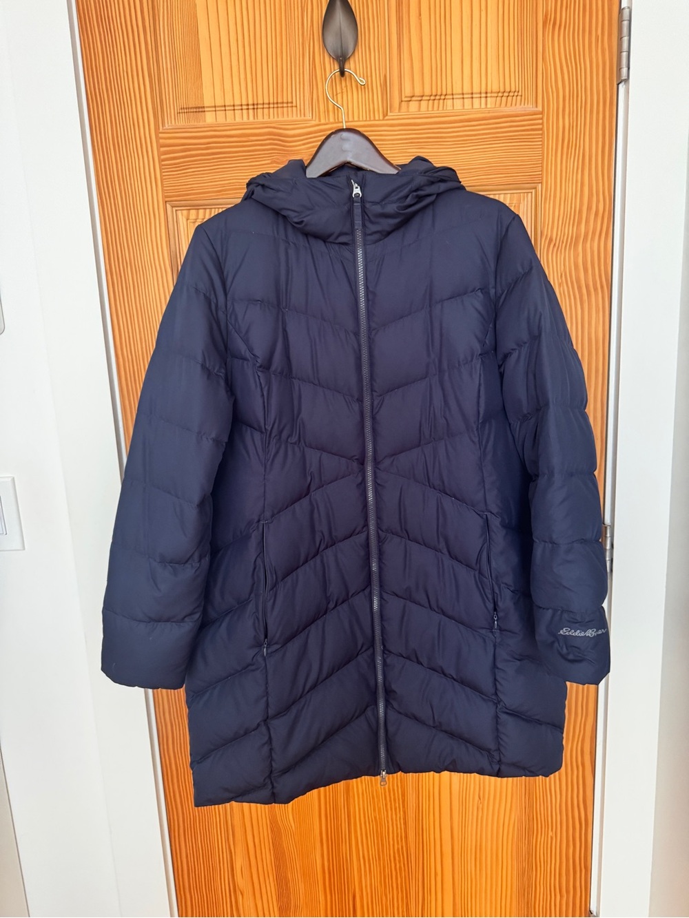 Eddie Bauer Women's Navy Hooded Packable Puffer Coat - Size XL, like new!
